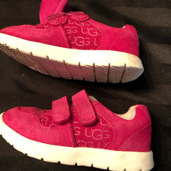 EUC UGG runners - Picture 2 of 7